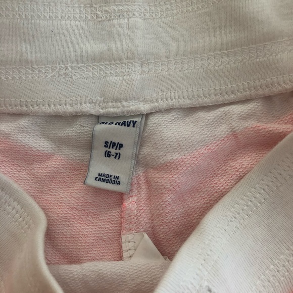 Old navy summer shorts ⛱ - Picture 3 of 3